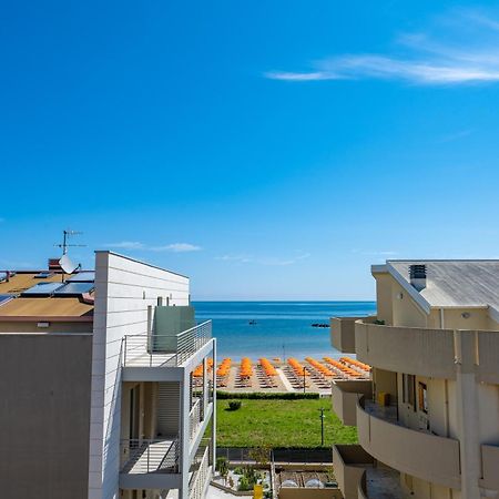 Di Matteo Hotel Roseto Degli Abruzzi Bagian luar foto