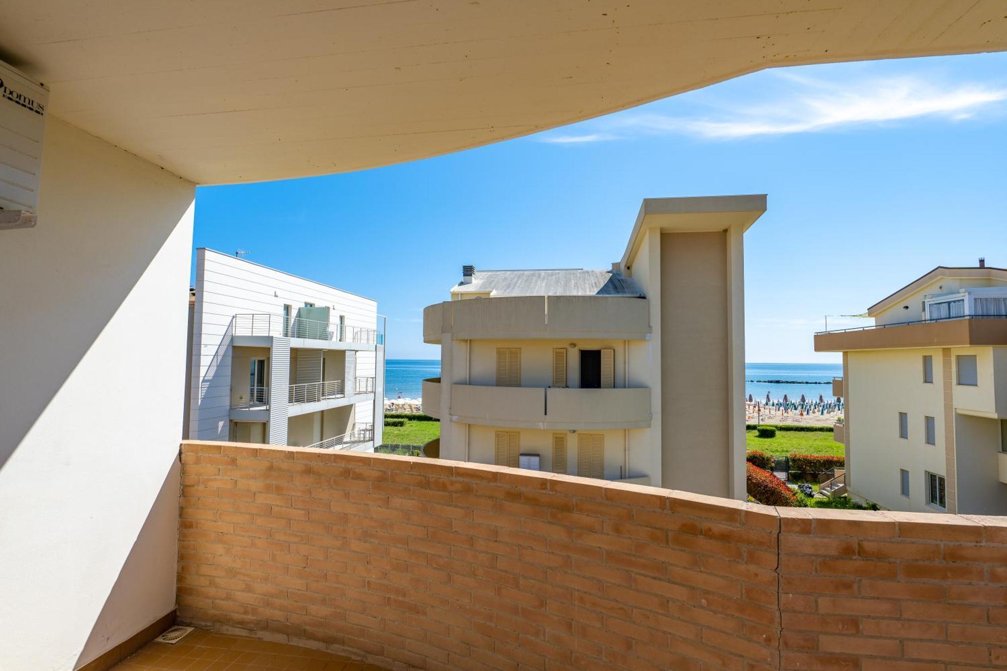 Di Matteo Hotel Roseto Degli Abruzzi Bagian luar foto