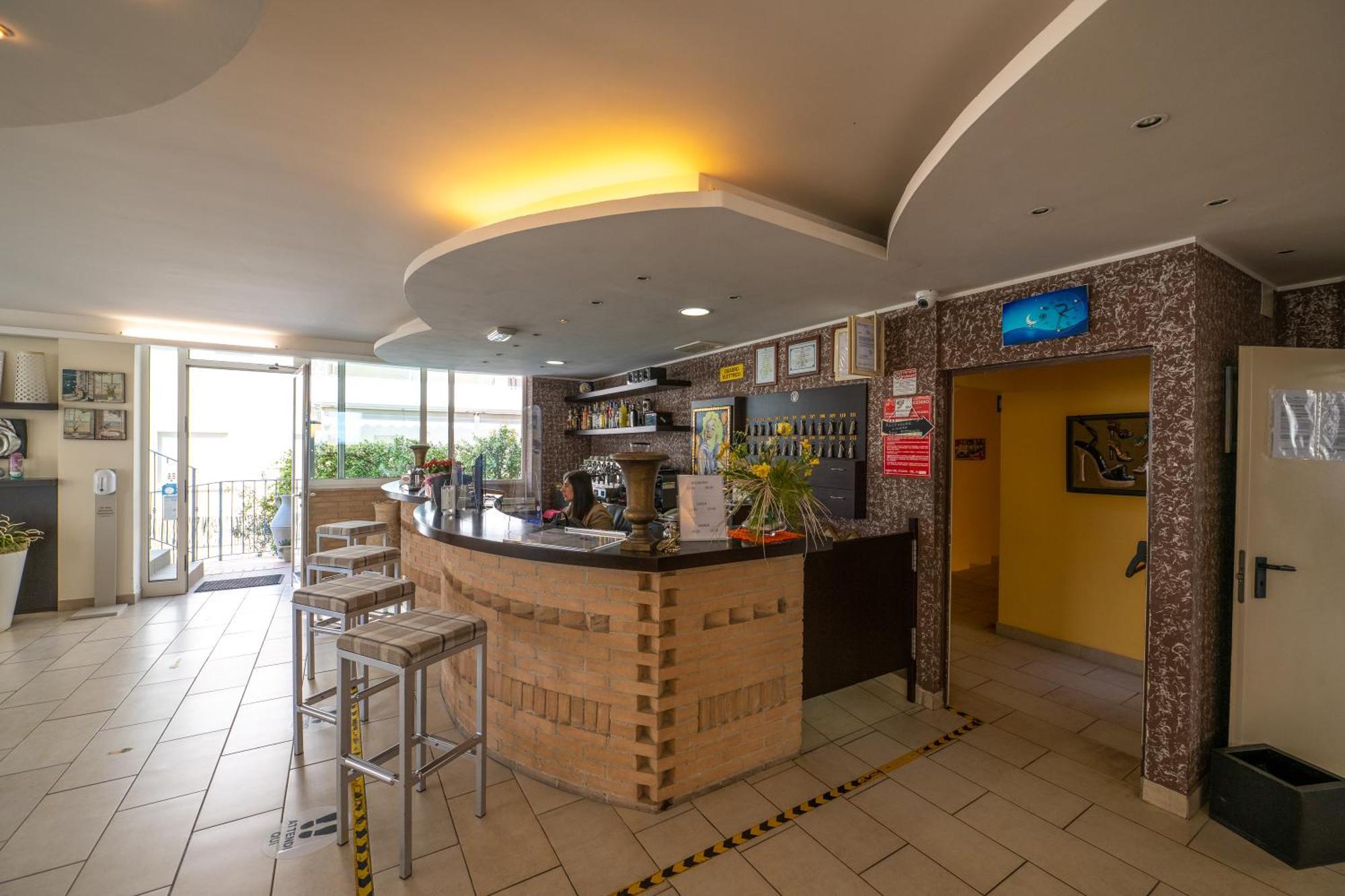 Di Matteo Hotel Roseto Degli Abruzzi Bagian luar foto