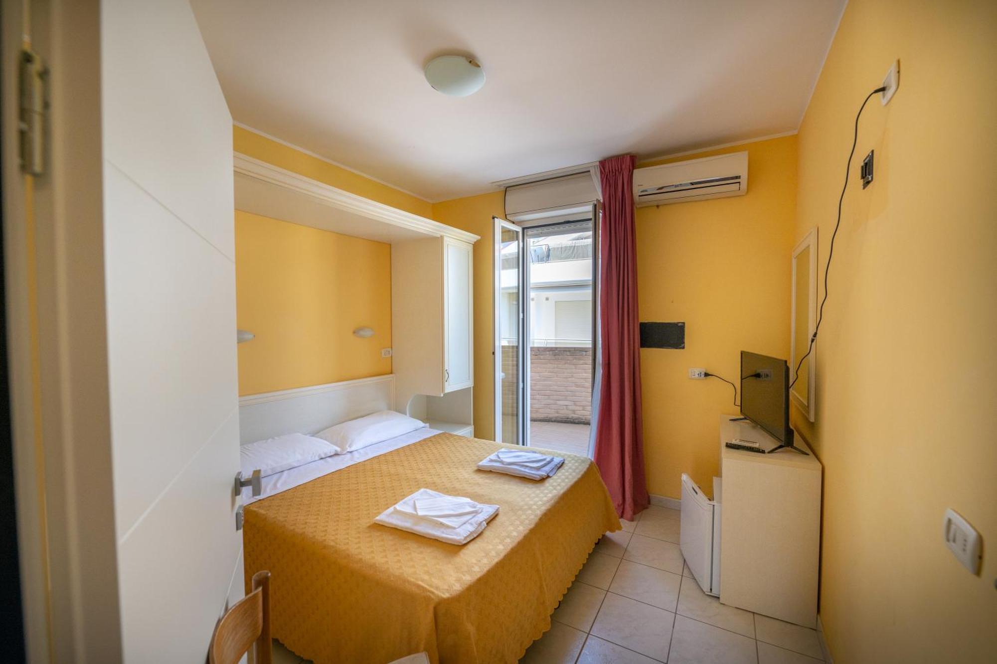 Di Matteo Hotel Roseto Degli Abruzzi Bagian luar foto