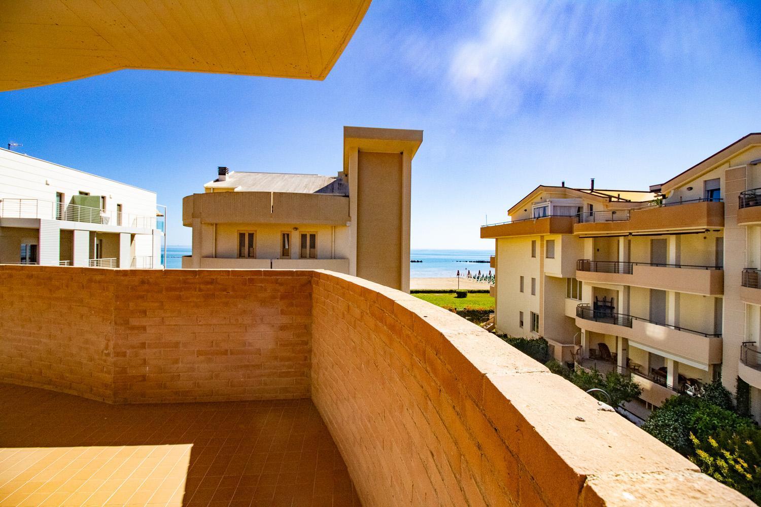 Di Matteo Hotel Roseto Degli Abruzzi Bagian luar foto