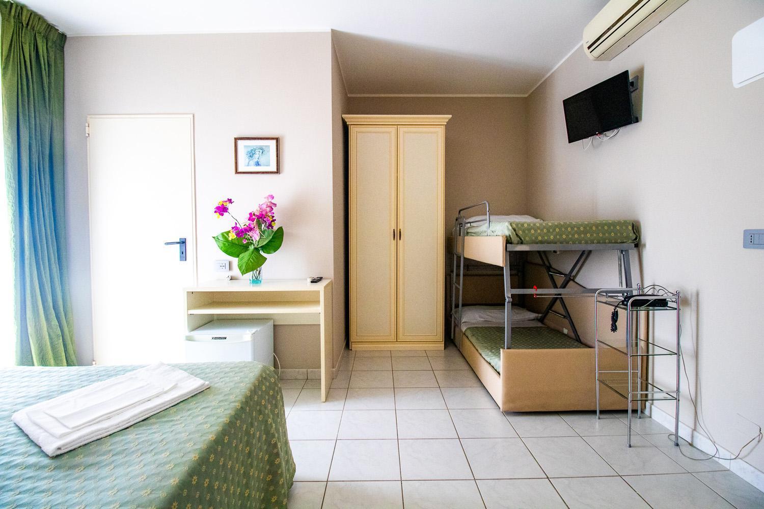 Di Matteo Hotel Roseto Degli Abruzzi Bagian luar foto
