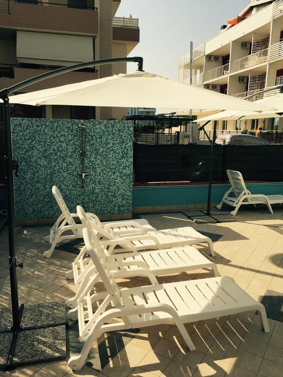 Di Matteo Hotel Roseto Degli Abruzzi Bagian luar foto